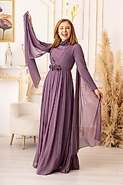 OMUZDAN PELERİNLİ ŞİFON KUMAŞ  ÇİÇEK VE SALLANAN TAŞ DETAYLI TESETTÜR ABİYE (K13560)